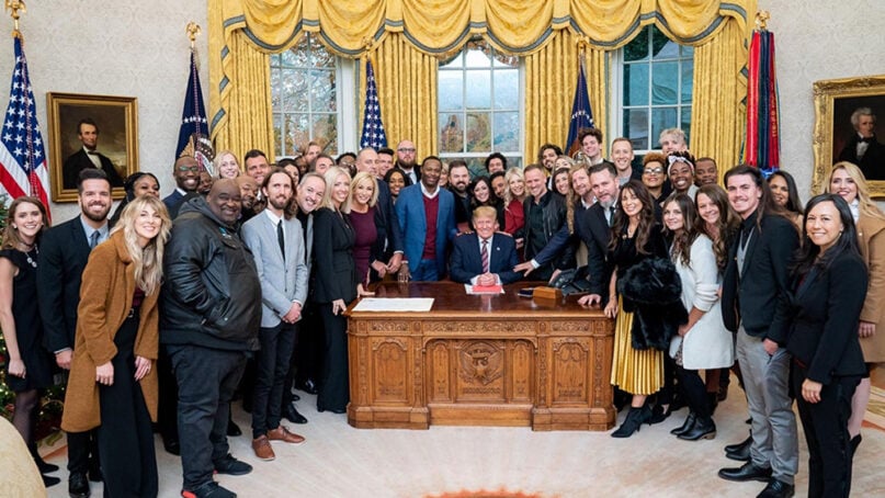 trump-worship-leaders-oval-office.jpg